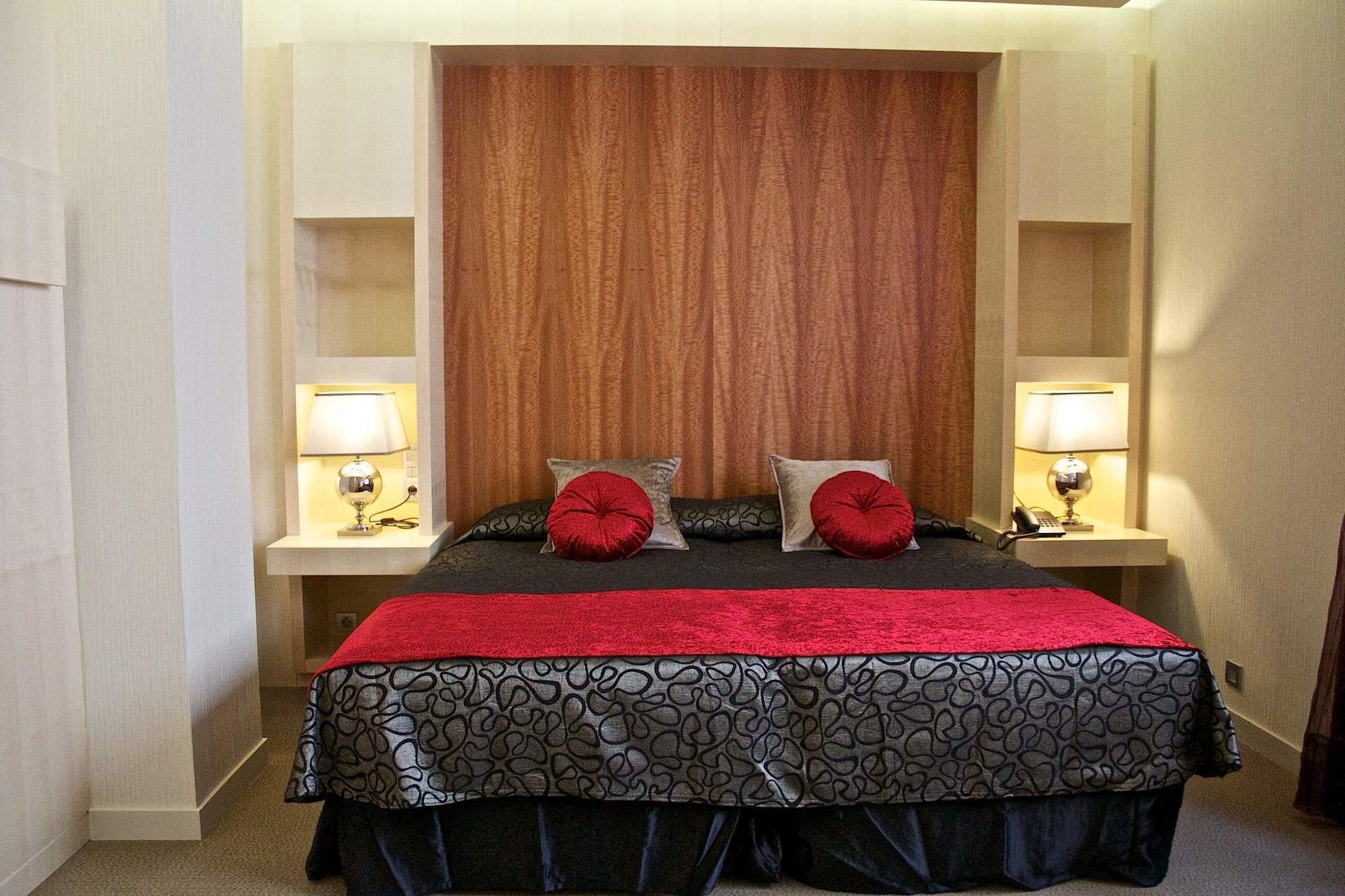 Hotel Avenida Sofia And 4*